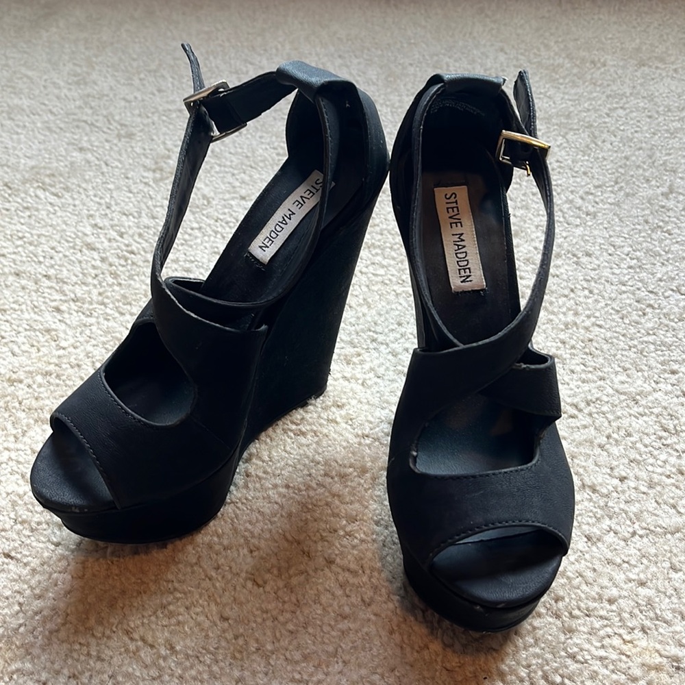 Black Steve Madden Strappy Wedges